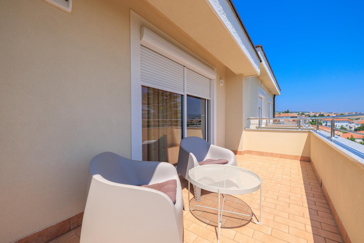 Apartmaji s parkingom Krk - 24809