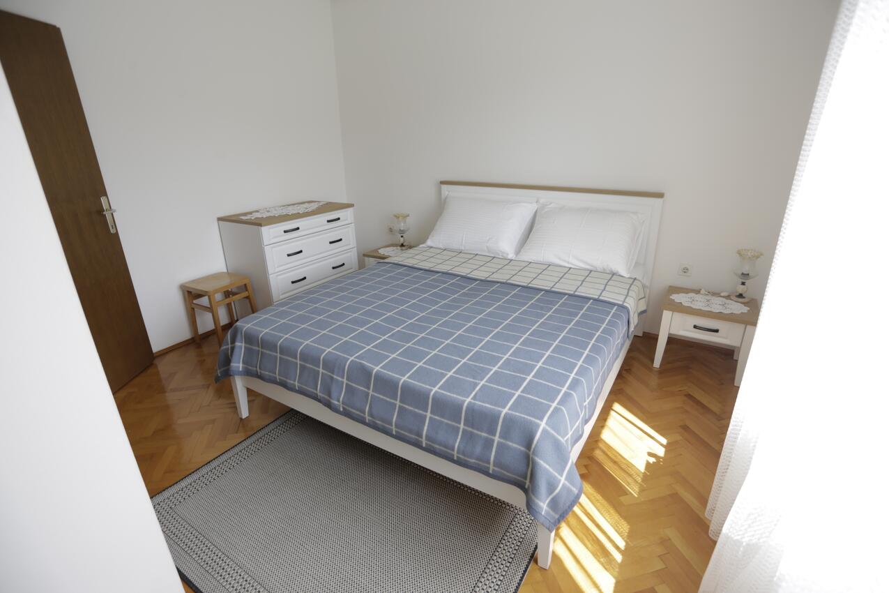 Apartments by the sea Punat, Krk - 24811