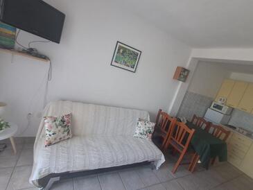 Punat, Camera di soggiorno nell'alloggi del tipo apartment, condizionatore disponibile e WiFi.