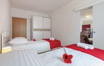 Casa vacanze con piscina Kastel Luksic, Castelli - Kaštela - 24815