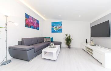 Kaštel Lukšić, Вітальня 2 в розміщенні типу house, доступний кондиціонер і WiFi.