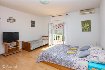 Apartmány s parkovištěm Grebaštica (Šibenik) - 24821