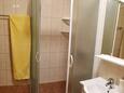 Kampor, Baderom 1 i overnattingstype apartment, WiFi.
