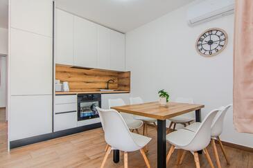 Apartmani s parkingom Vir - 24843