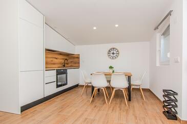 Apartmani s parkingom Vir - 24843