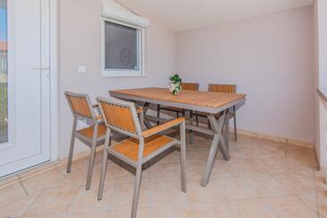 Apartmani s parkingom Vir - 24843