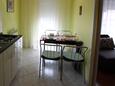Punat, Eetkamer in accommodatietype apartment, airconditioning beschikbaar en WiFi.