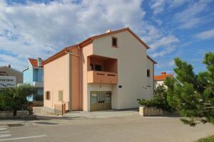 Apartamente cu parcare Punat, Krk - 24845