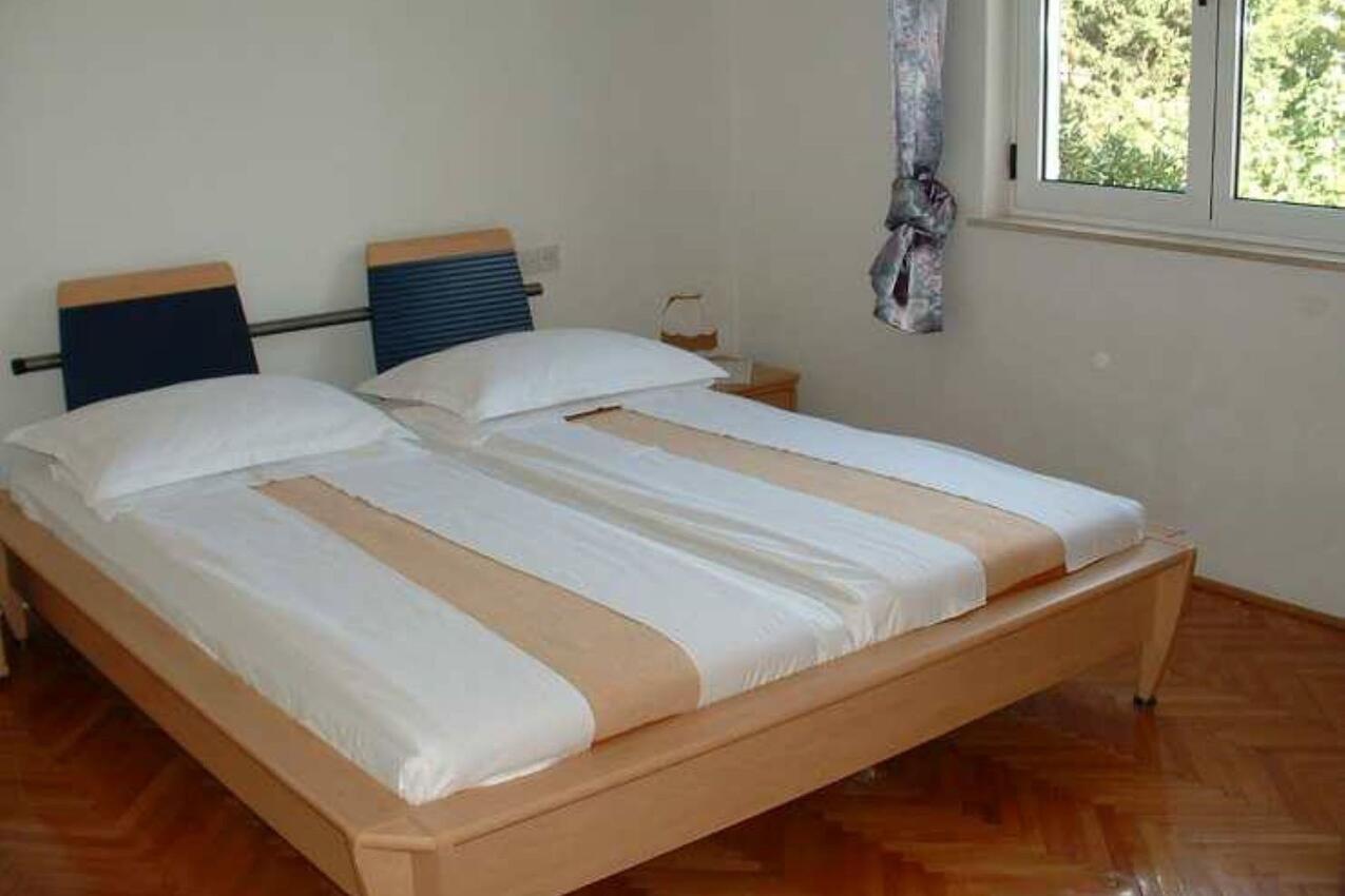 Apartments with parking space Punat, Krk - 24849