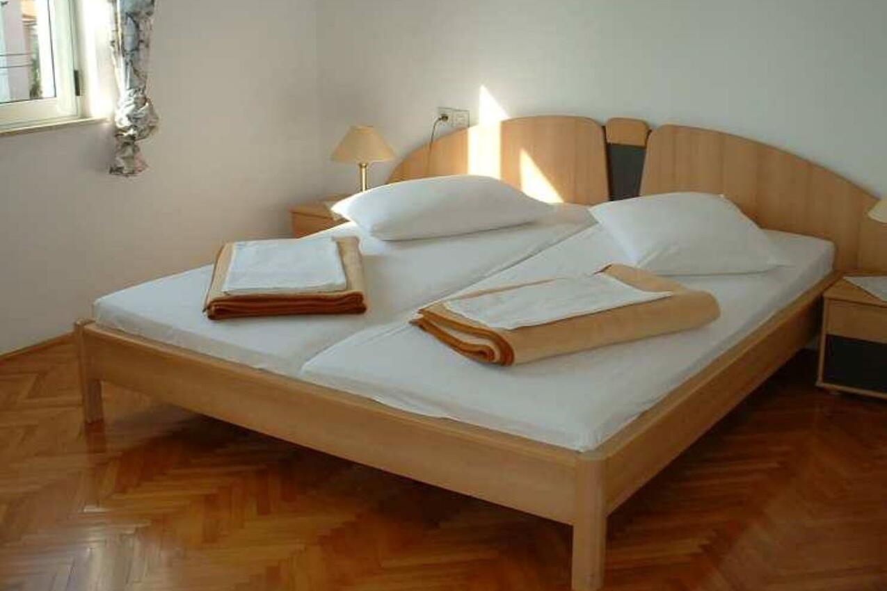 Apartments with parking space Punat, Krk - 24849