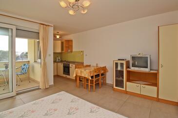 Punat, Blagovaonica u smještaju tipa studio-apartment, WiFi.