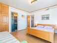 Supetarska Draga - Gonar, Schlafzimmer in folgender Unterkunftsart apartment, Haustiere erlaubt und WiFi.