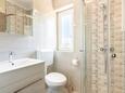 Supetarska Draga - Gonar, Bathroom in the apartment, (pet friendly) and WiFi.