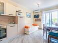 Supetarska Draga - Gonar, Living room in the apartment, air condition available, (pet friendly) and WiFi.