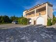 Punat, Krk, Parkolóhely 24854 - Apartmanok kavicsos stranddal.