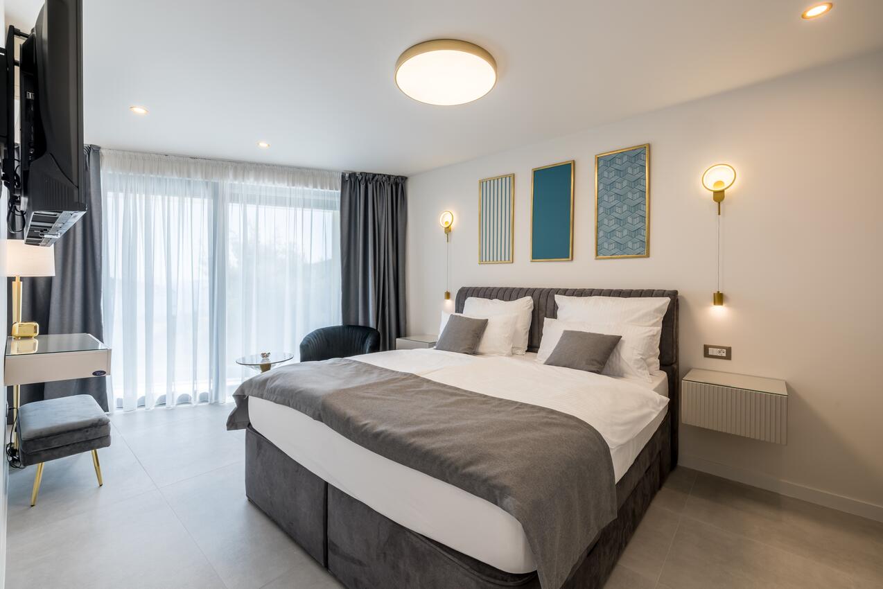 Luxury villa with a swimming pool Vinišće, Trogir - 24855