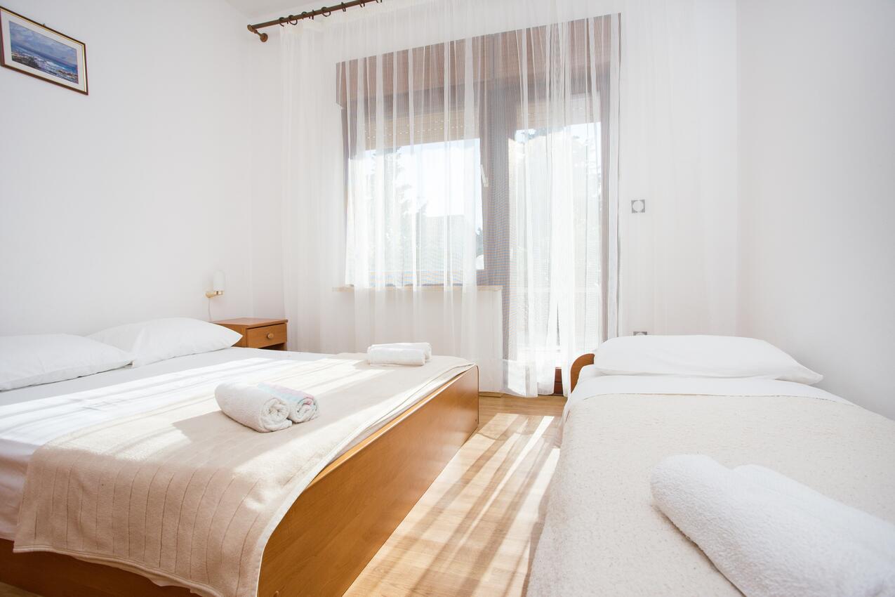 Apartments with parking space Punat, Krk - 24864