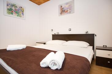 Ferienwohnungen mit Parkplatz Punat, Krk - 24864