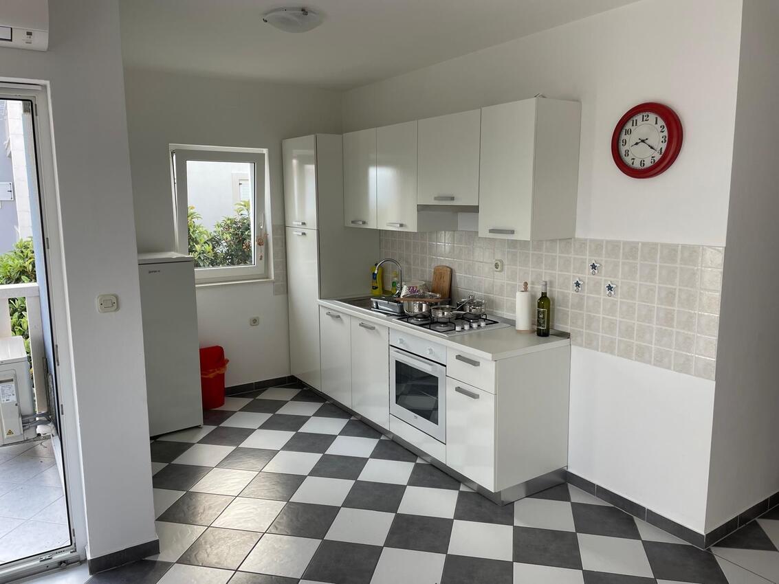 Apartments by the sea Mirca, Brač - 24865