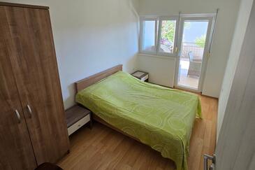 Appartamenti con parcheggio Seget Vranjica, Traù - Trogir - 24874