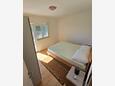 Seget Vranjica, Schlafzimmer 2 in folgender Unterkunftsart apartment, Haustiere erlaubt und WiFi.