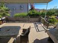 Seget Vranjica, Terrasse in folgender Unterkunftsart apartment, Haustiere erlaubt und WiFi.