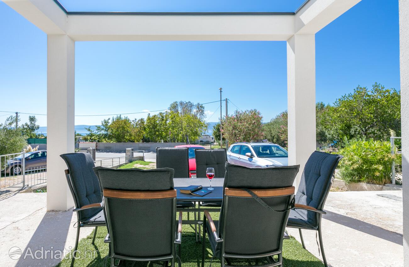 Family friendly seaside apartments Duće, Omiš - 24876