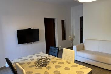 Novigrad, Living room in the apartment, (pet friendly) and WiFi.