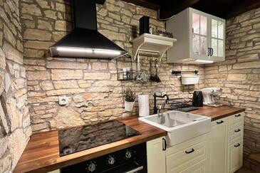 Feriehus med parkering Belavici, Marcana - 24884