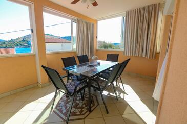 Dvoupokojový apartmán Rogoznica (A-24889-a(