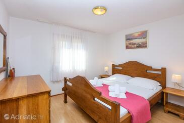 Apartments by the sea Rogoznica - 24889