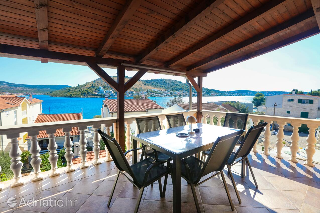 Apartments by the sea Rogoznica - 24889