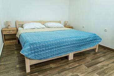 Apartamenty z basenem dla rodzin z dziećmi Lukovo Šugarje, Karlobag - 24896