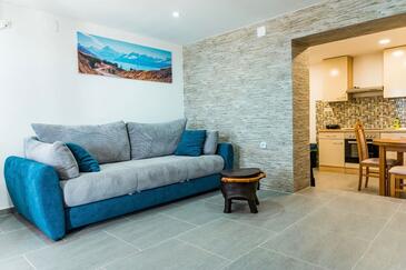 Apartamenty z basenem dla rodzin z dziećmi Lukovo Šugarje, Karlobag - 24896