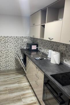 Apartamenty z basenem dla rodzin z dziećmi Lukovo Šugarje, Karlobag - 24896