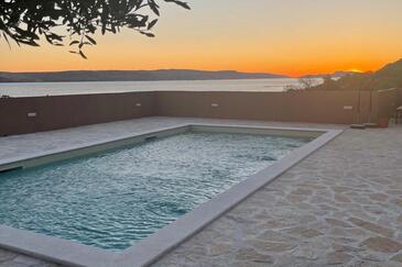 Apartamenty z basenem dla rodzin z dziećmi Lukovo Šugarje, Karlobag - 24896