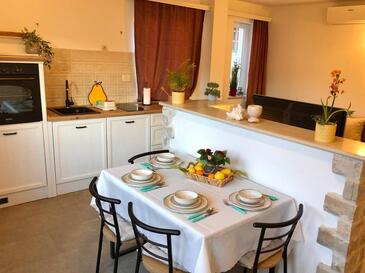 Apartmani uz more Postira, Brač - 24897