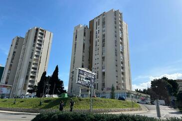 Split, Split, Propiedad 24898 - Apartamentos con una playa de guijarros.