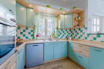 Appartements avec parking Postira, Brac - 24905