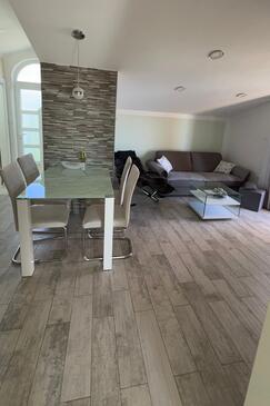 Апартаменты для семей с детьми Водице - Vodice - 24913