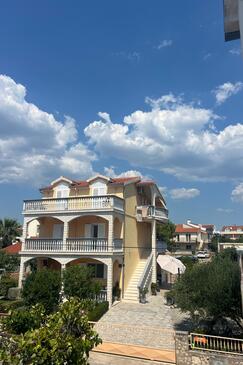 Vodice, Vodice, Объект 24913 - Апартаменты с галечным пляжем.