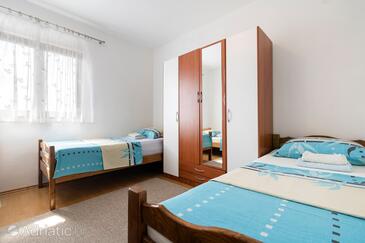 Apartmanok parkolóhellyel Kastel Stafilic, Kastela - 24918