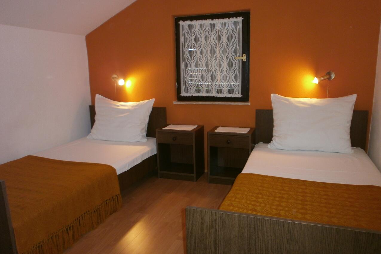 Apartments with parking space Valbandon, Fažana - 24921