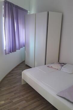 Apartmanok parkolóhellyel Grebastica, Sibenik - 24934