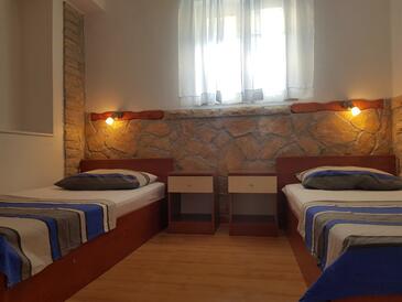 Apartmanok parkolóhellyel Grebastica, Sibenik - 24934