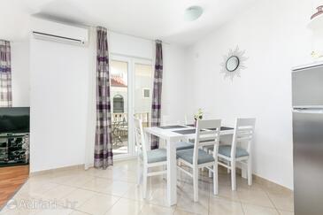 Apartments with swimming pool Seget Vranjica, Trogir - 24946