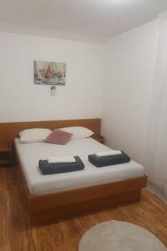 Ferienwohnungen mit Parkplatz Punat (Krk) - 24947