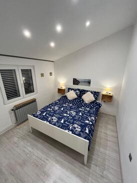 Apartamentos con piscina adecuados para familias con niños Povljana (Pag) - 24948