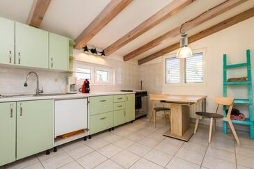 Appartamenti e camere con parcheggio Lussinpiccolo - Mali Lošinj, Lussino - Lošinj - 2495