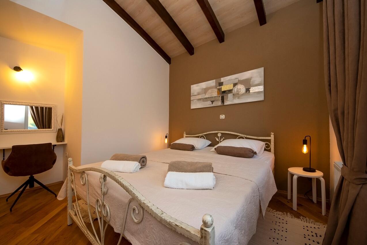 Haus mit Pool für Familien Dubrava bei Sibenik - Dubrava kod Šibenika, Sibenik - 24950